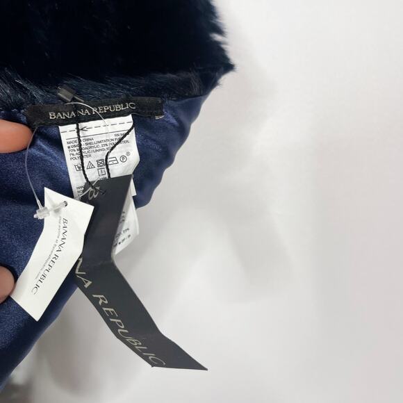 New Banana Republic Navy Blue Faux Fur Blocked Peppy Scarf Wrap Warm Winter - Picture 8 of 11
